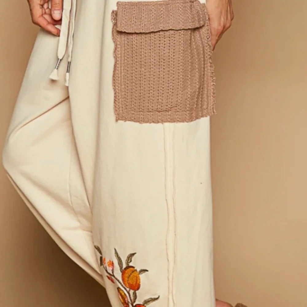 NEW! POL Cream and Orange Jogger Sweatpants with adorable Floral Design Size M - Picture 9 of 9